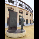 Die Statue von Pepín Jiménez auf der plaza de toros de Lorca